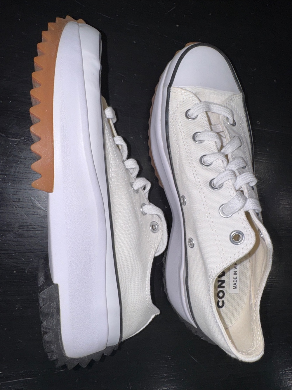 CONVERSE one star platform white sneaker. size women’s 8.5. NEW no box.